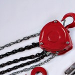 Cropped chain hoist